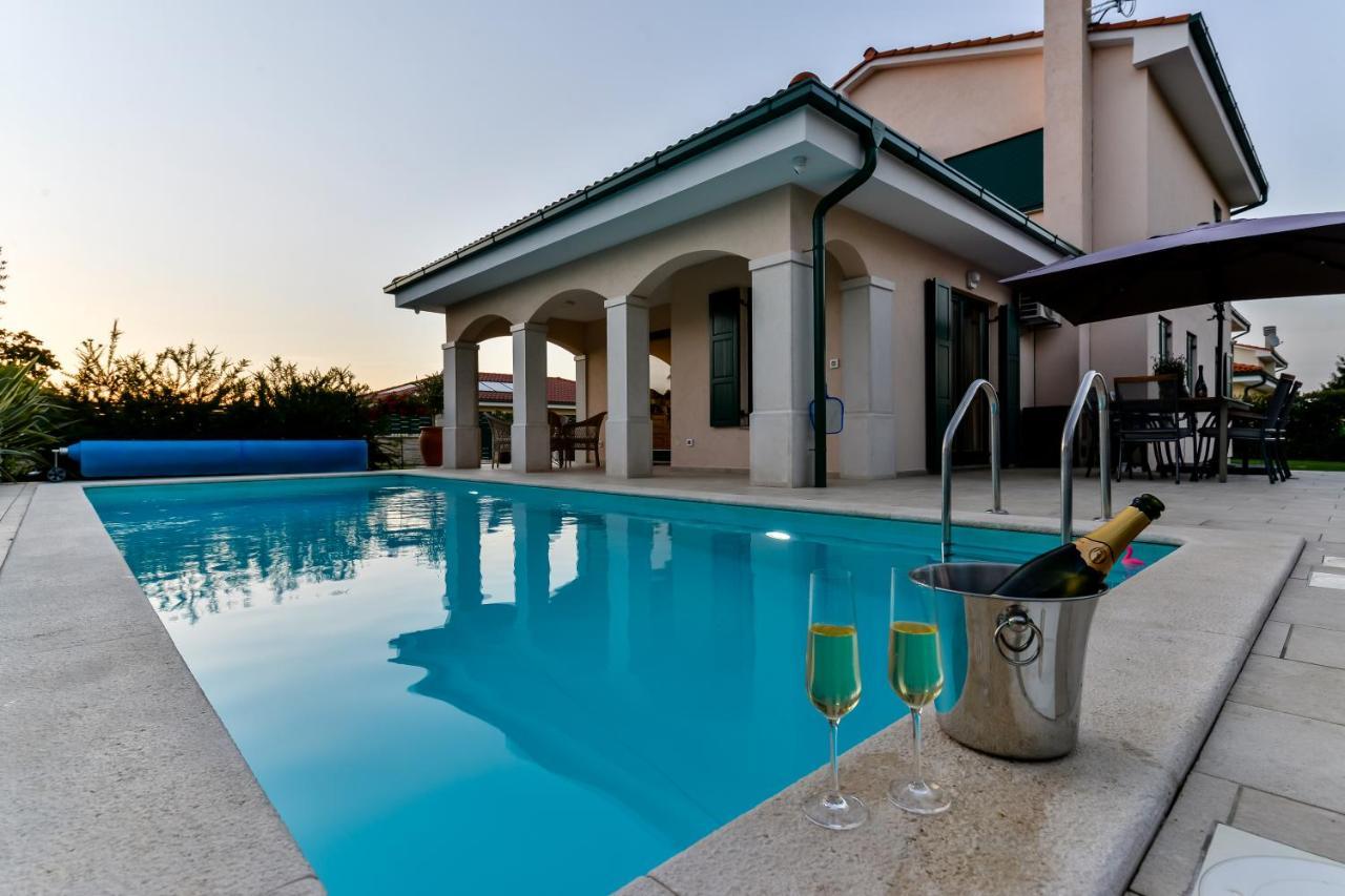 Villa Luciana Spa House, Buje Buitenkant foto